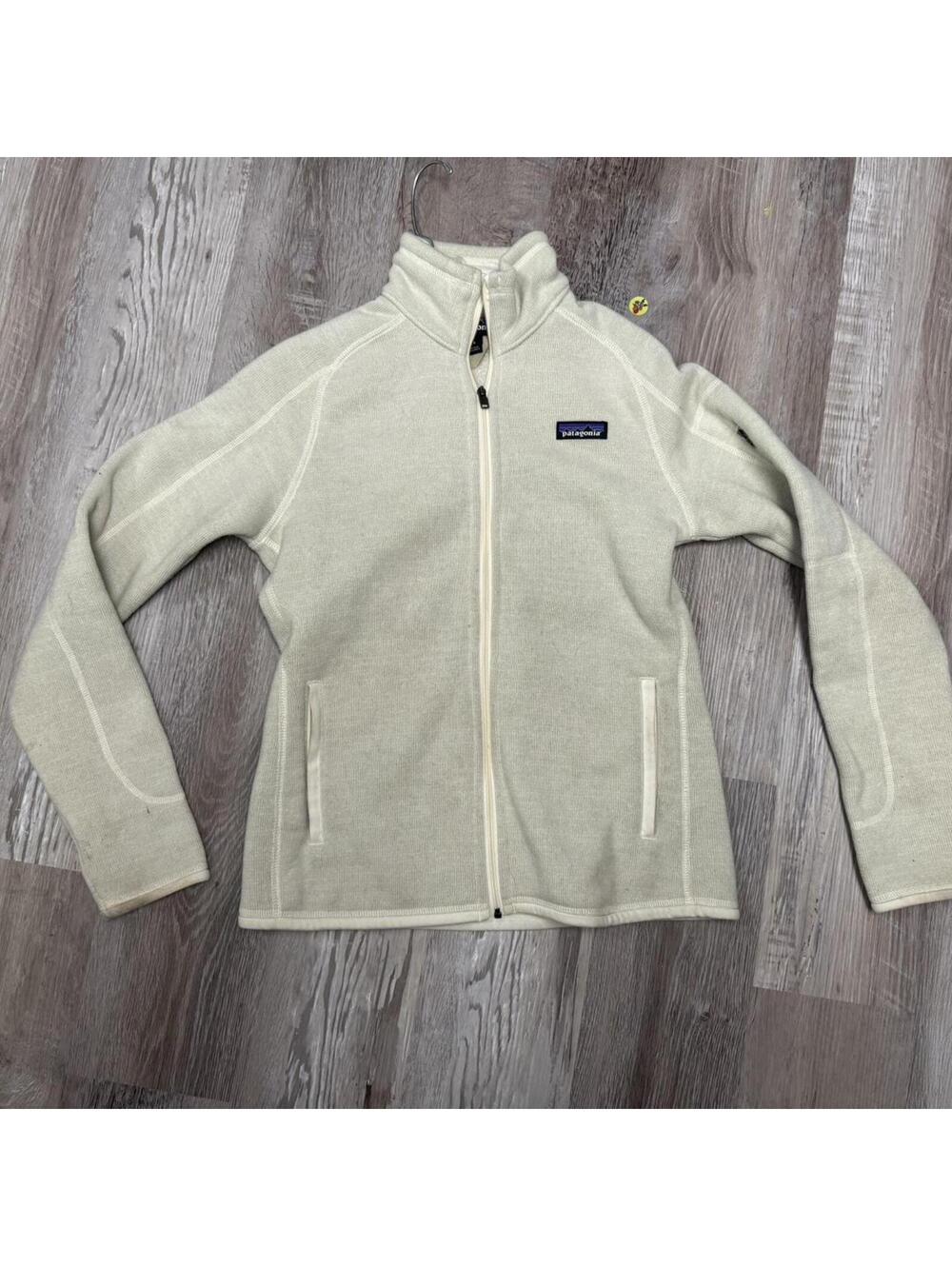 Patagonia cream off white zip up fleece women’s size small